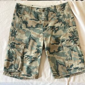 Levi Strauss Cargo Shorts in Camo